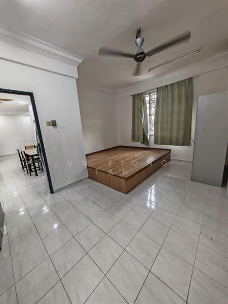 Pangsapuri untuk Dijual di Sri Awana Townhouse - Jun Xiong Tan - Bedroom - PropertyGuru.com.my