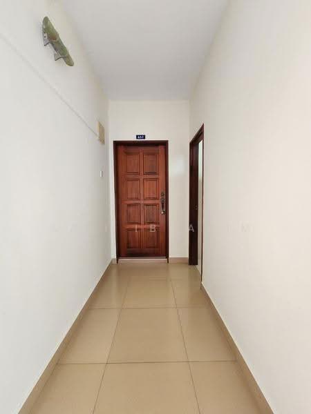Pangsapuri untuk Dijual di Pangsapuri Miro - Azli Ibrahim - Corridor - PropertyGuru.com.my