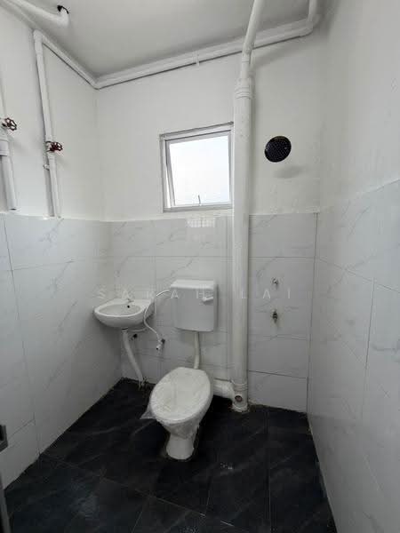 Residential Land for Sale in Johor Bahru (Johor) - Sarah Lai - Bathroom - PropertyGuru.com.my