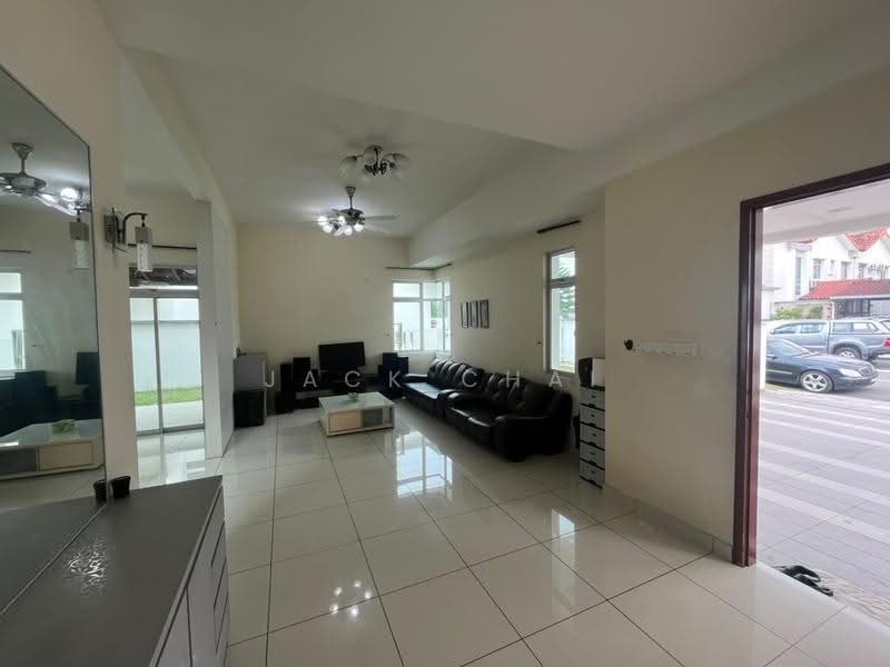 Link Bungalow for Sale in Taman Gaya (Ulu Tiram) - Jack Chai - Living Room - PropertyGuru.com.my
