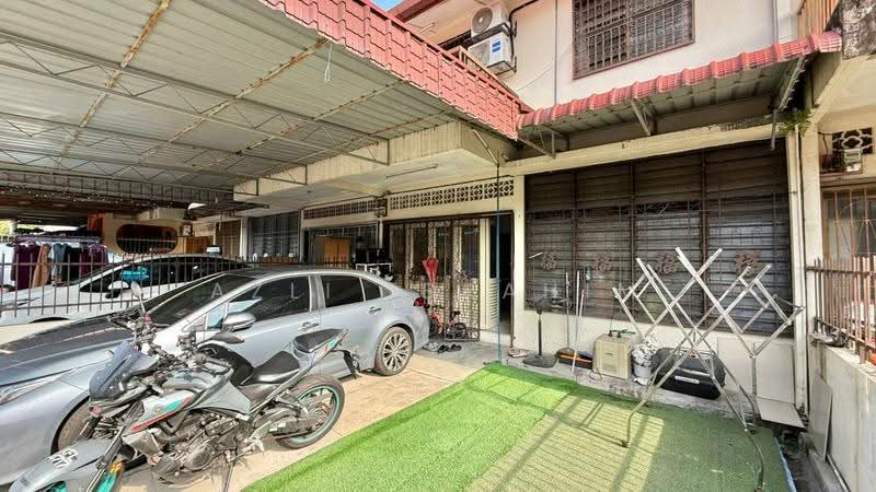 2-storey Terraced House for Sale in Seksyen 11 (Shah Alam) - Azli Ibrahim - Exterior - PropertyGuru.com.my
