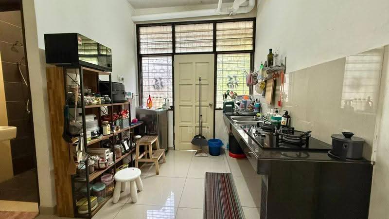 2-storey Terraced House for Sale in Seksyen 11 (Shah Alam) - Azli Ibrahim - Kitchen - PropertyGuru.com.my