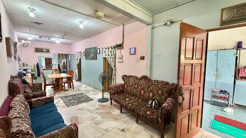 Rumah Teres 1-Tingkat untuk Dijual di Taman Cheras Perdana (Cheras) - Azli Ibrahim - Living Room - PropertyGuru.com.my