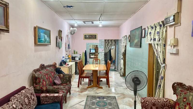 Rumah Teres 1-Tingkat untuk Dijual di Taman Cheras Perdana (Cheras) - Azli Ibrahim - Living Room - PropertyGuru.com.my