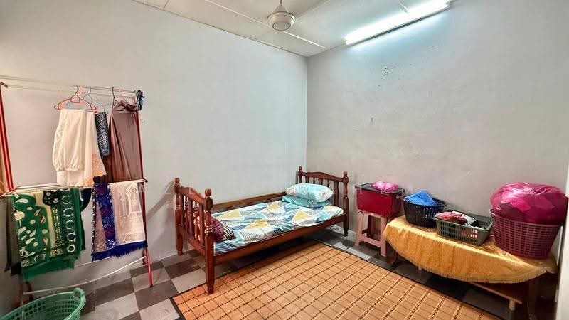 Rumah Teres 1-Tingkat untuk Dijual di Taman Cheras Perdana (Cheras) - Azli Ibrahim - Bedroom - PropertyGuru.com.my