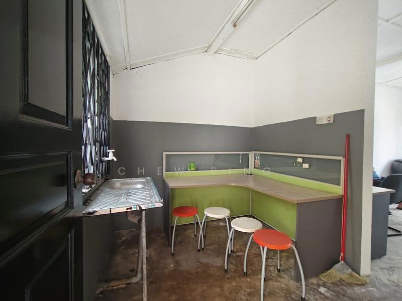 Rumah Teres 1-Tingkat untuk Dijual di Taman Johor Jaya (Johor Bahru) - Chew Ping - Study - PropertyGuru.com.my