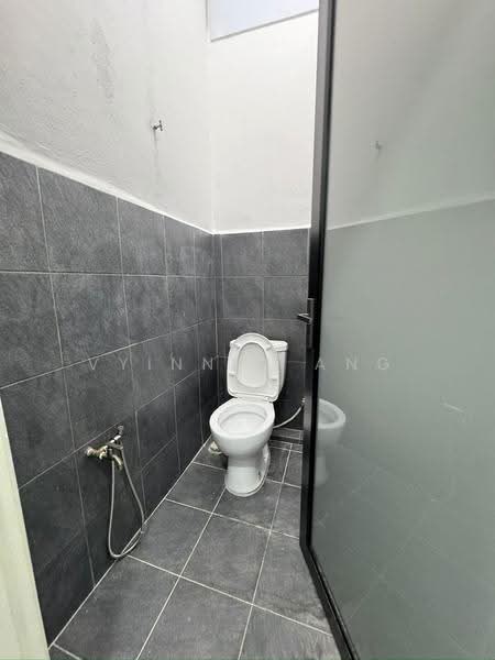 Kilang untuk Disewa di Batu Maung (Penang) - Vyinnes Ang - Bathroom - PropertyGuru.com.my