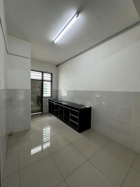 2-storey Terraced House for Sale in Bandar Seri Alam (Masai) - Alice Chia - Kitchen - PropertyGuru.com.my
