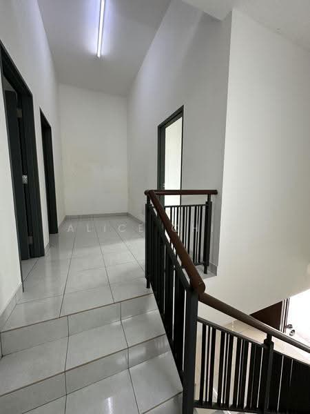 2-storey Terraced House for Sale in Bandar Seri Alam (Masai) - Alice Chia - Corridor - PropertyGuru.com.my