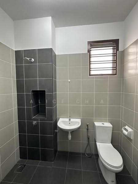 2-storey Terraced House for Sale in Bandar Seri Alam (Masai) - Alice Chia - Bathroom - PropertyGuru.com.my