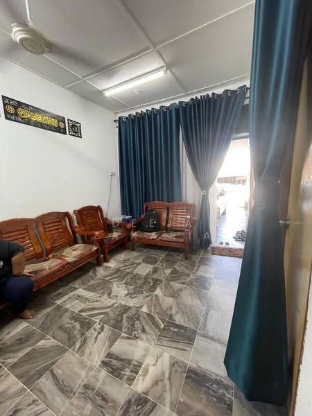 Terraced House for Sale in Taman Desa Beringin (Sikamat) - Deeja Zakaria - Living Room - PropertyGuru.com.my