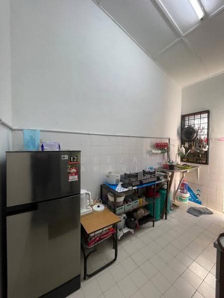 Terraced House for Sale in Taman Desa Beringin (Sikamat) - Deeja Zakaria - Kitchen - PropertyGuru.com.my