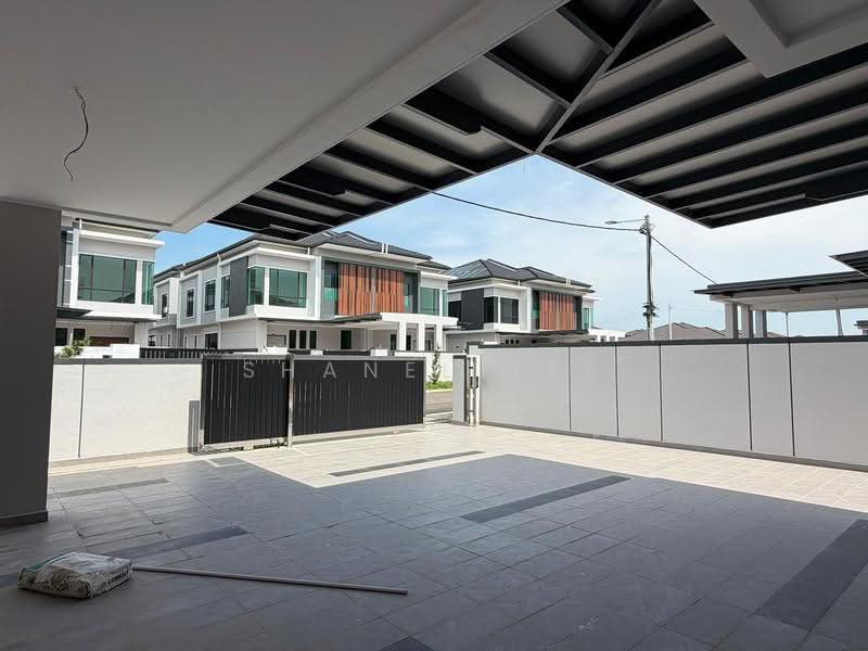 Rumah Kluster untuk Dijual di Taman Tasik Indah (Kluang) - Shanel Tee - Exterior - PropertyGuru.com.my