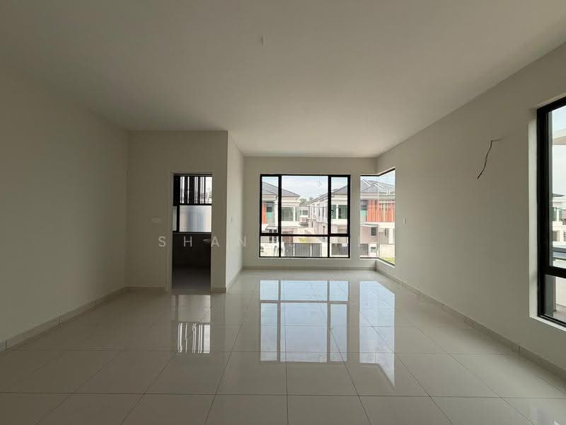 Rumah Kluster untuk Dijual di Taman Tasik Indah (Kluang) - Shanel Tee - Living Room - PropertyGuru.com.my