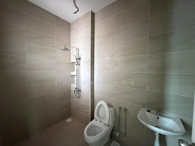 Rumah Kluster untuk Dijual di Taman Tasik Indah (Kluang) - Shanel Tee - Bathroom - PropertyGuru.com.my