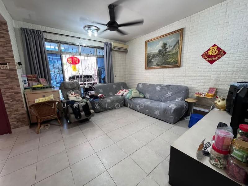 2-storey Terraced House for Sale in Taman Skudai Indah (Skudai) - Jun Xiong Tan - Living Room - PropertyGuru.com.my