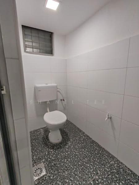 2-storey Terraced House for Sale in Taman Titiwangsa (Kluang) - Shanel Tee - Bathroom - PropertyGuru.com.my