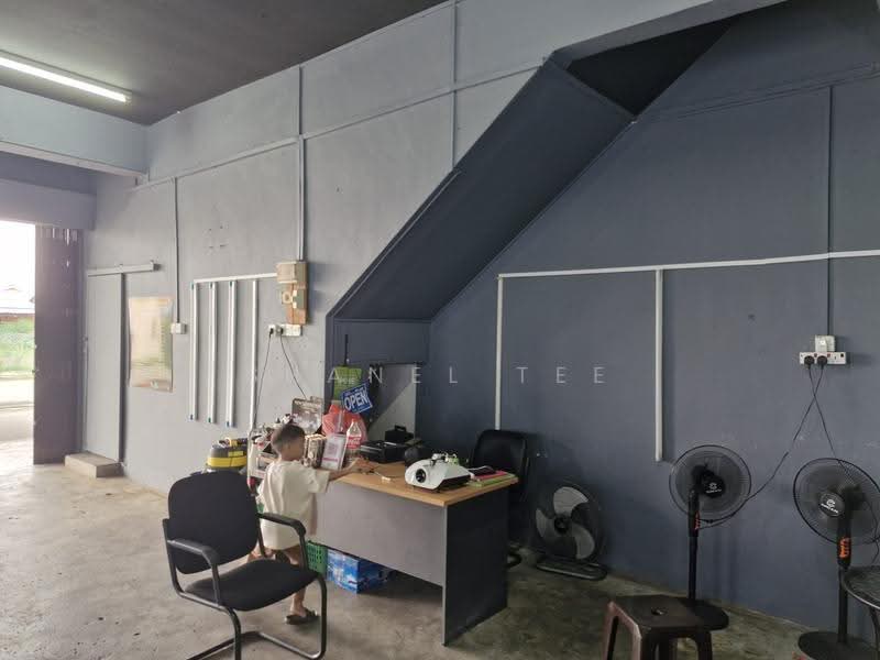 Kedai untuk Dijual di Taman Ilham (Kluang) - Shanel Tee - Interior - PropertyGuru.com.my