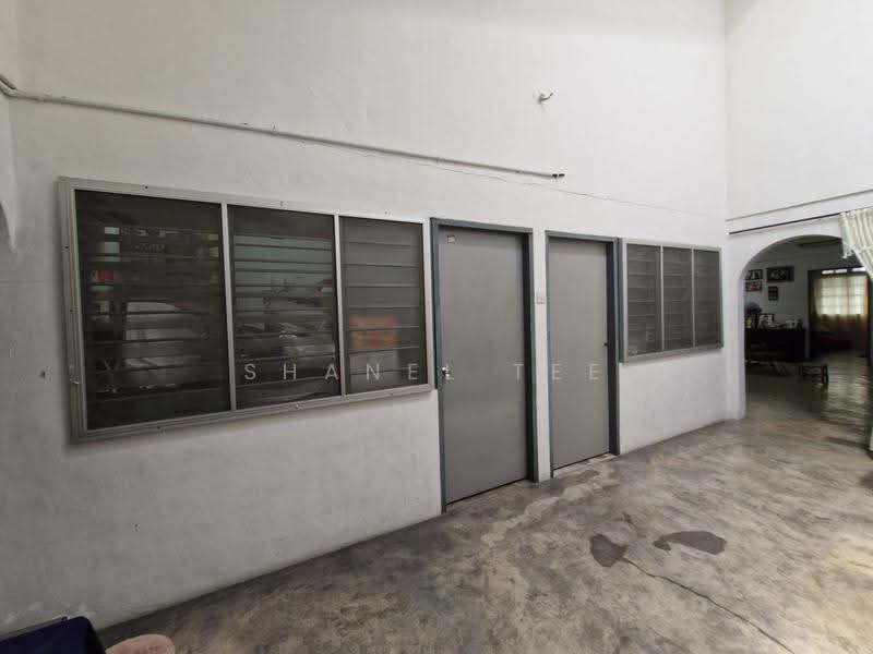 Kedai untuk Dijual di Taman Ilham (Kluang) - Shanel Tee - Interior - PropertyGuru.com.my