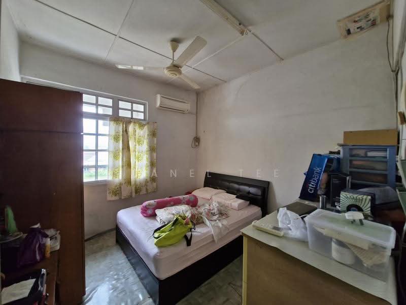 Kedai untuk Dijual di Taman Ilham (Kluang) - Shanel Tee - Bedroom - PropertyGuru.com.my
