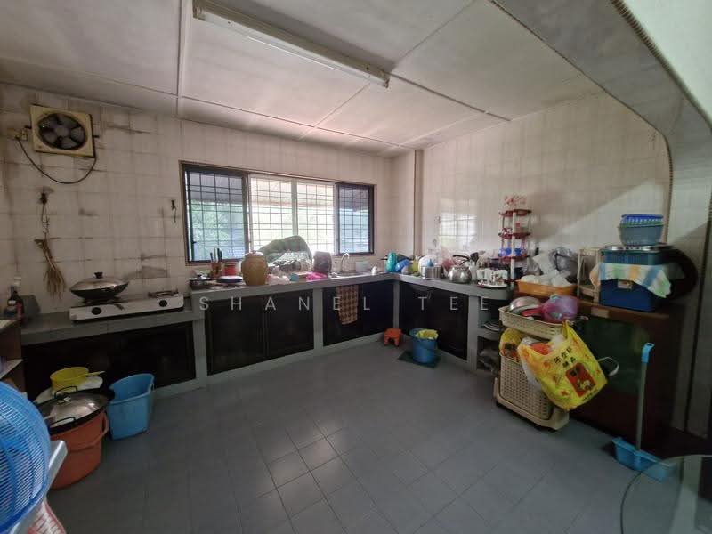 Kedai untuk Dijual di Taman Ilham (Kluang) - Shanel Tee - Kitchen - PropertyGuru.com.my