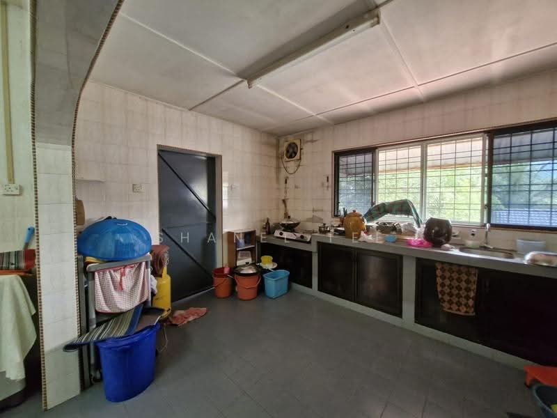Kedai untuk Dijual di Taman Ilham (Kluang) - Shanel Tee - Kitchen - PropertyGuru.com.my