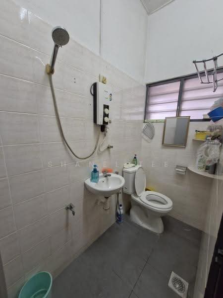 Kedai untuk Dijual di Taman Ilham (Kluang) - Shanel Tee - Bathroom - PropertyGuru.com.my