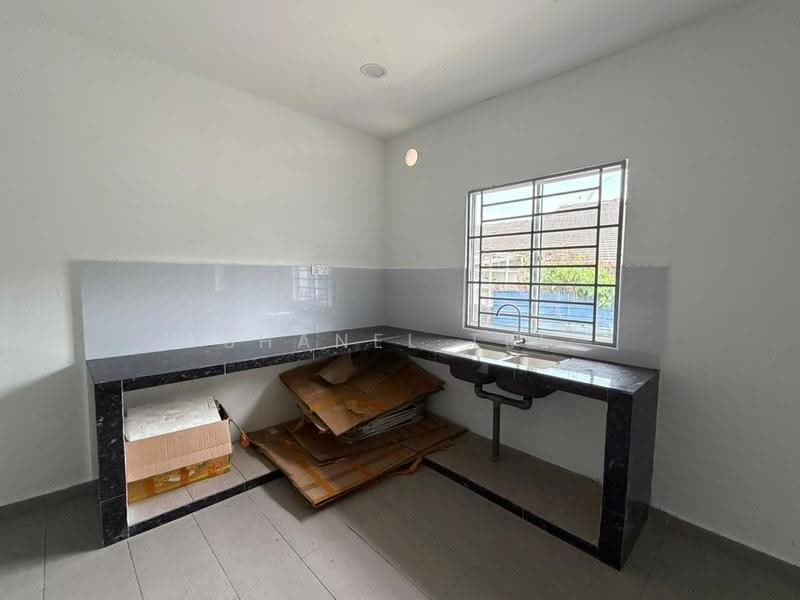 Rumah Teres 1-Tingkat untuk Dijual di Kluang (Johor) - Shanel Tee - Kitchen - PropertyGuru.com.my