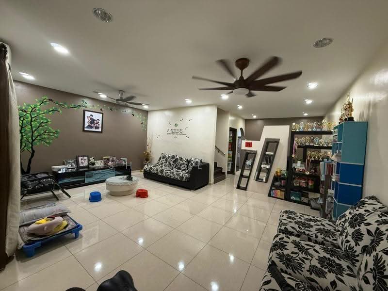 Rumah Teres 2-Tingkat untuk Dijual di Taman Sri Kluang (Kluang) - Shanel Tee - Living Room - PropertyGuru.com.my