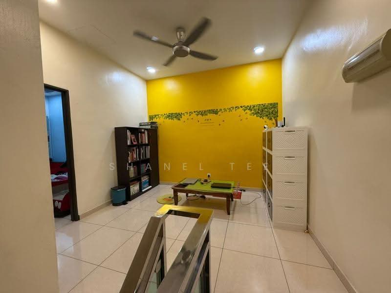 Rumah Teres 2-Tingkat untuk Dijual di Taman Sri Kluang (Kluang) - Shanel Tee - Living Room - PropertyGuru.com.my