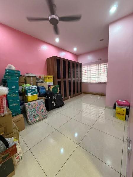 Rumah Teres 2-Tingkat untuk Dijual di Taman Sri Kluang (Kluang) - Shanel Tee - Bedroom - PropertyGuru.com.my