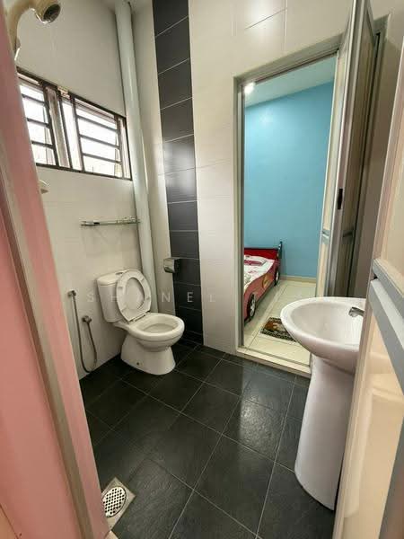 Rumah Teres 2-Tingkat untuk Dijual di Taman Sri Kluang (Kluang) - Shanel Tee - Bathroom - PropertyGuru.com.my