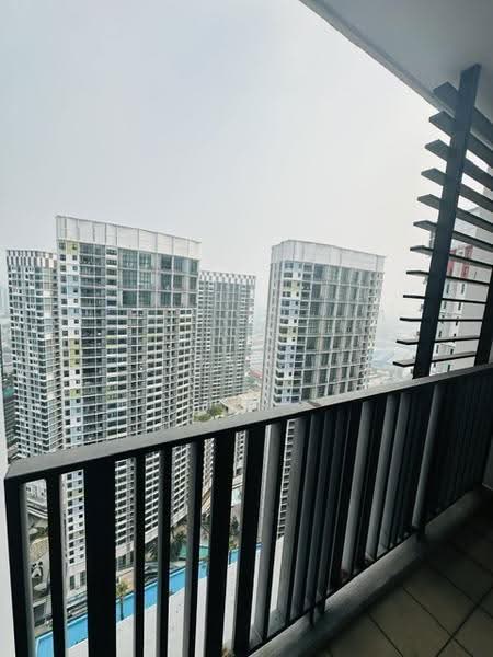 Kediaman Servis untuk Disewa di i-SOHO @ i-City - Aida Ali - Balcony - PropertyGuru.com.my