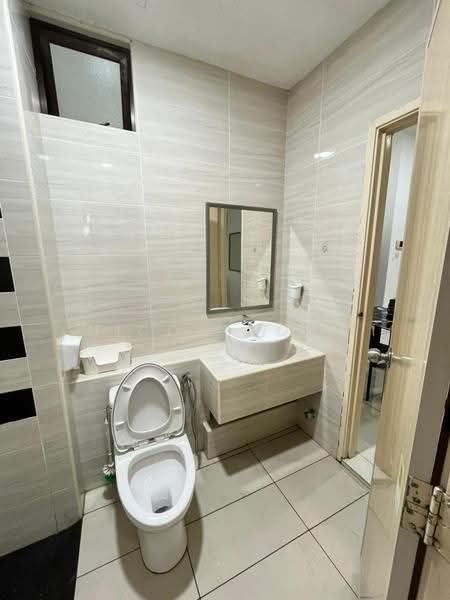 Kediaman Servis untuk Dijual di D'Summit Residences - Nico Chong - Bathroom - PropertyGuru.com.my