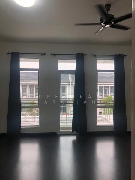 Rumah Teres 2-Tingkat untuk Dijual di Eco Majestic (Semenyih) - Surendran Karapiah - Balcony - PropertyGuru.com.my