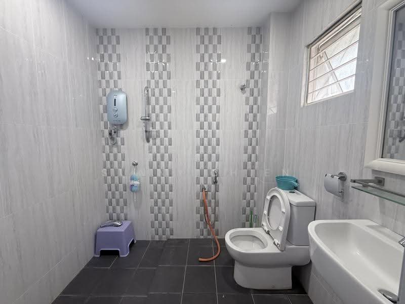 Rumah Teres 2-Tingkat untuk Dijual di Sering Ukay (Ampang) - Sunny Chien - Bathroom - PropertyGuru.com.my