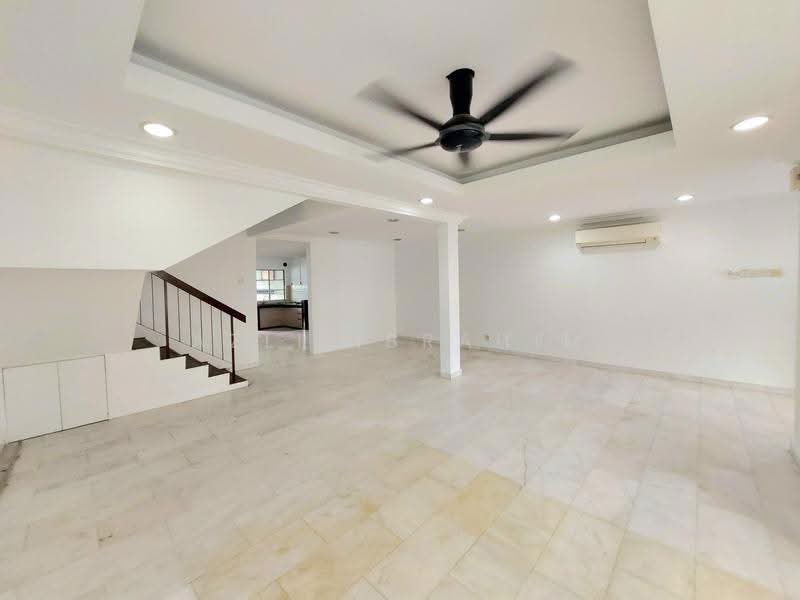 Rumah Teres 2-Tingkat untuk Dijual di Taman Dato Ahmad Razali (Ampang) - Azli Ibrahim - Living Room - PropertyGuru.com.my