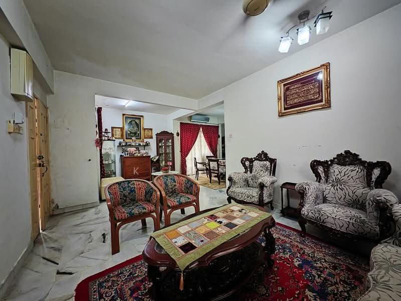 Bungalow House untuk Dijual di Bandar Country Homes (Rawang) - Kelvin . - Living Room - PropertyGuru.com.my