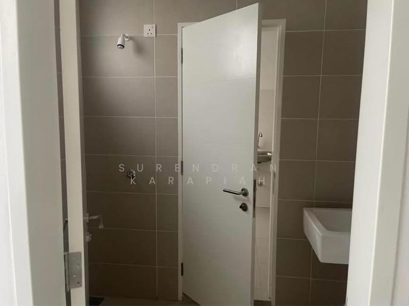2-storey Terraced House for Sale in Bandar Sri Sendayan (Negeri Sembilan) - Surendran Karapiah - Bathroom - PropertyGuru.com.my