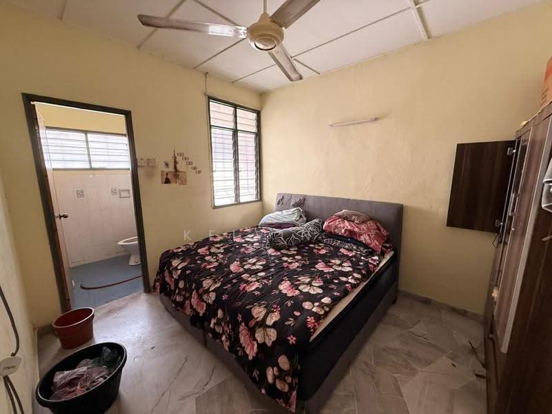 2-storey Terraced House for Sale in Rawang Perdana (Rawang) - Kelvin . - Bedroom - PropertyGuru.com.my
