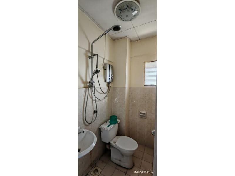 Pangsapuri untuk Disewa di Apartment Selasih - Sha . - Bathroom - PropertyGuru.com.my