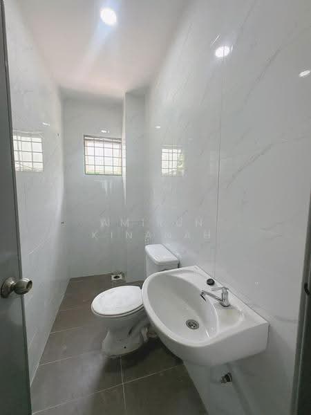 2-storey Terraced House for Sale in Bandar Tasik Puteri (Rawang) - Amirun Kinanah - Bathroom - PropertyGuru.com.my