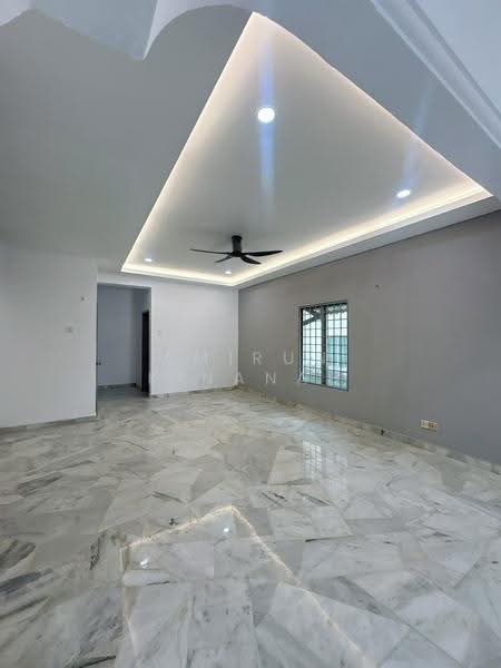 2-storey Terraced House for Sale in Bandar Tasik Puteri (Rawang) - Amirun Kinanah - Living Room - PropertyGuru.com.my