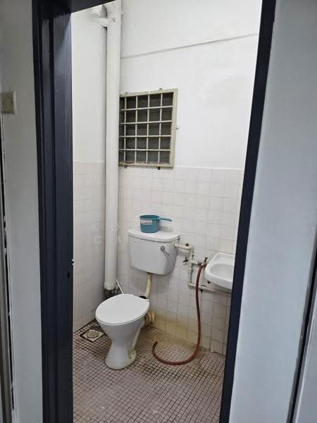 Pejabat untuk Disewa di Sungai Besi (Kuala Lumpur) - Kok Wah Captain - Bathroom - PropertyGuru.com.my