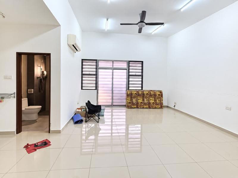 Rumah Teres 2-Tingkat untuk Dijual di Taman Ehsan Jaya (Ulu Tiram) - Ray Lee - Bathroom - PropertyGuru.com.my