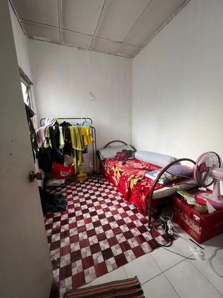 1-storey Terraced House for Sale in Taman Pelangi (Rawang) - Kelvin . - Bedroom - PropertyGuru.com.my