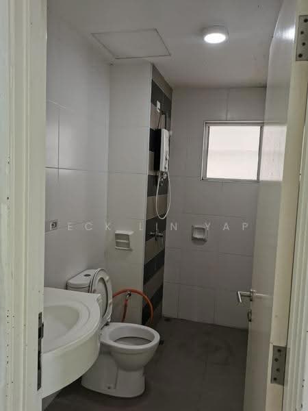 Kondominium untuk Dijual di Hijauan Puteri Condominium - Peck Lin Yap - Bathroom - PropertyGuru.com.my
