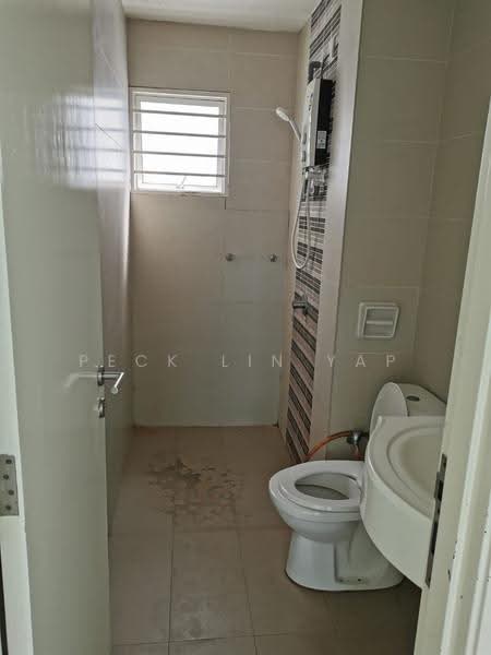 Kondominium untuk Dijual di Hijauan Puteri Condominium - Peck Lin Yap - Bathroom - PropertyGuru.com.my
