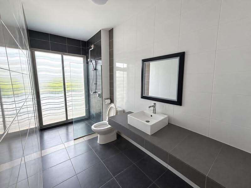 2-storey Terraced House for Sale in Bandar Seri Coalfields (Sungai Buloh) - Lucas Loh - Bathroom - PropertyGuru.com.my