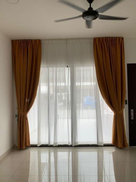 Rumah Teres 2-Tingkat untuk Dijual di Semenyih (Selangor) - Hugo Chong - Living Room - PropertyGuru.com.my